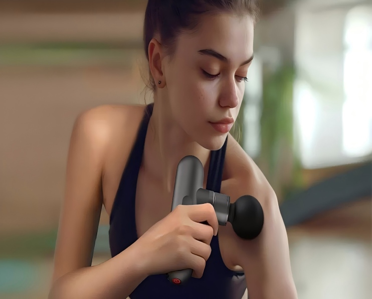 massage-gun-vs-foam-roller-key-differences-benefits-and-which-recovery-tool-is-right-for-you.jpg